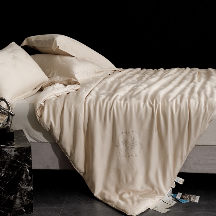 91家纺网 家纺一手货源 找家纺 （总）俏企鹅羽绒精品馆 2025新款60S 大提花蚕丝夏被蚕丝被-锦鲤跃龙门