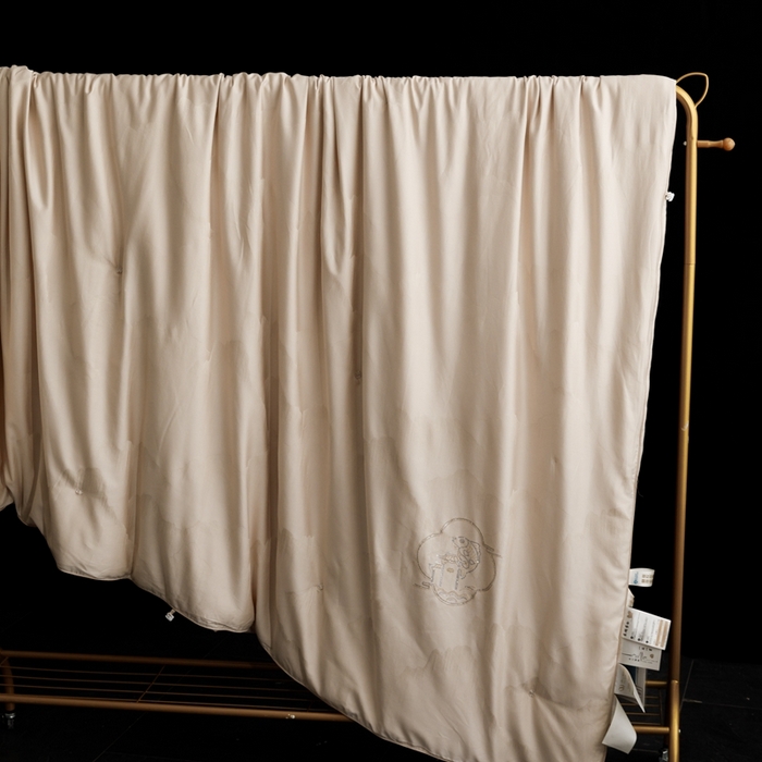 91家纺网 家纺一手货源 找家纺 （总）俏企鹅羽绒精品馆 2025新款60S 大提花蚕丝夏被蚕丝被-锦鲤跃龙门