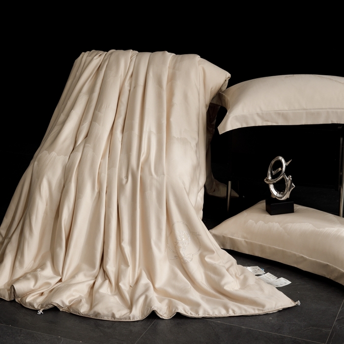 91家纺网 家纺一手货源 找家纺 （总）俏企鹅羽绒精品馆 2025新款60S 大提花蚕丝夏被蚕丝被-锦鲤跃龙门