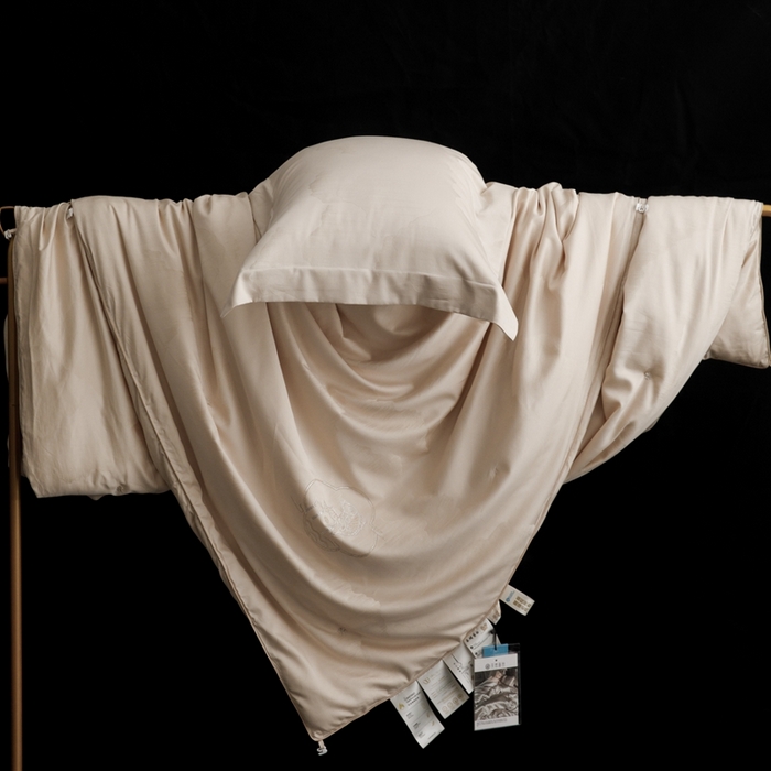 91家纺网 家纺一手货源 找家纺 （总）俏企鹅羽绒精品馆 2025新款60S 大提花蚕丝夏被蚕丝被-锦鲤跃龙门