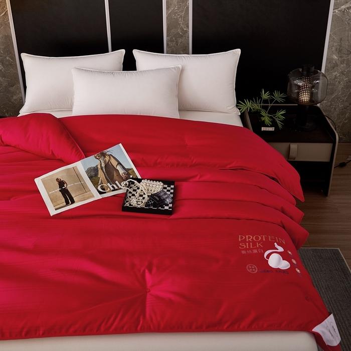 91家纺网 家纺一手货源 找家纺 喜糯糯 2025新款长绒棉提花被子被芯 胭脂红