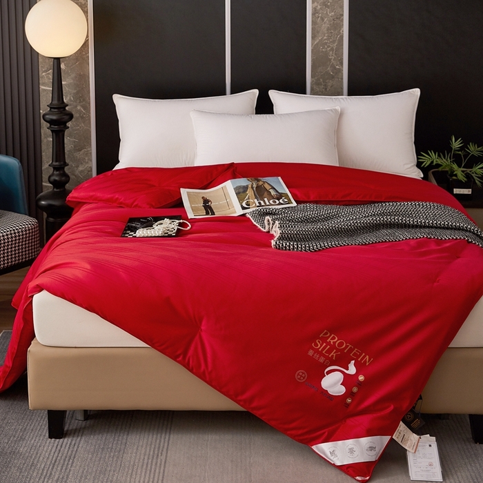 91家纺网 家纺一手货源 找家纺 喜糯糯 2025新款长绒棉提花被子被芯 胭脂红