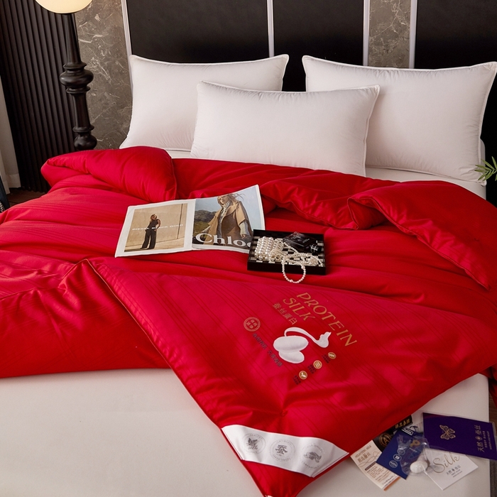 91家纺网 家纺一手货源 找家纺 喜糯糯 2025新款长绒棉提花被子被芯 胭脂红