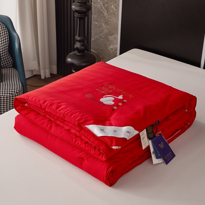 91家纺网 家纺一手货源 找家纺 喜糯糯 2025新款长绒棉提花被子被芯 胭脂红