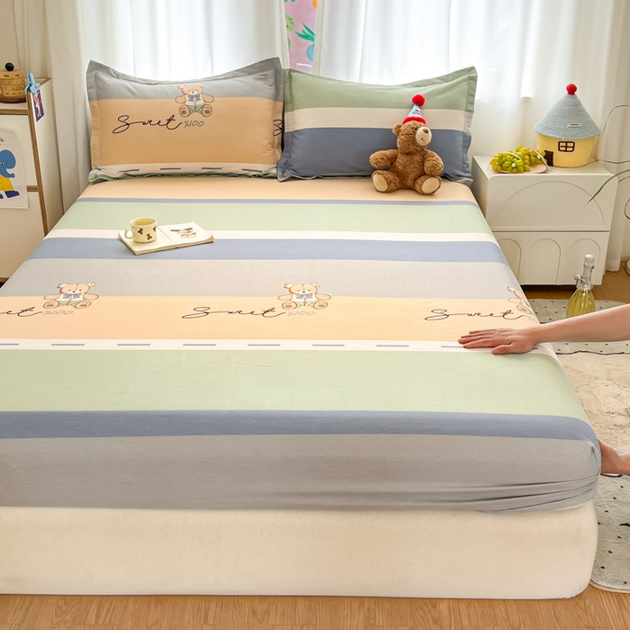 91家纺网 家纺一手货源 找家纺 2025新款全棉印花小清新单品系列-单床笠摩登熊宝