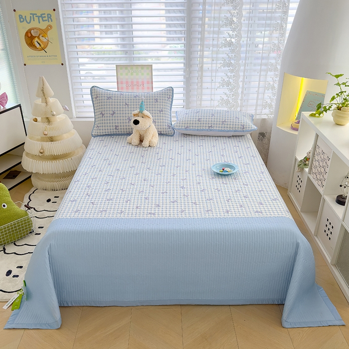 91家纺网 家纺一手货源 找家纺 赫梵茜 2025春夏新款锦氨凉感丝冰皮软席床盖夏被夏凉被空调被四件套蝴蝶结蓝