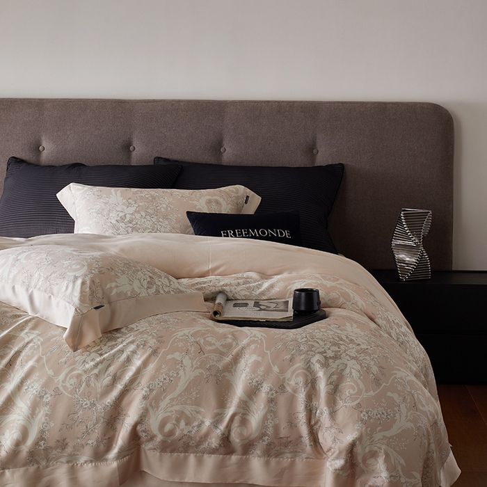 91家纺网 家纺一手货源 找家纺 蕾诺家纺 2025新款60支进口奥地利兰精天丝数码印花四件套 娜塔莎-贝壳粉