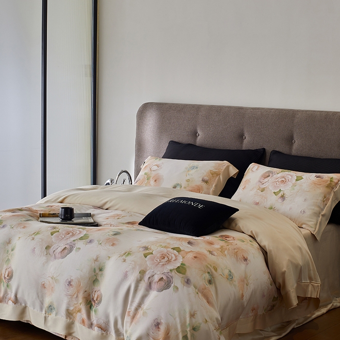 91家纺网 家纺一手货源 找家纺 蕾诺家纺 2025新款60支进口奥地利兰精天丝数码印花四件套 花离海-香槟