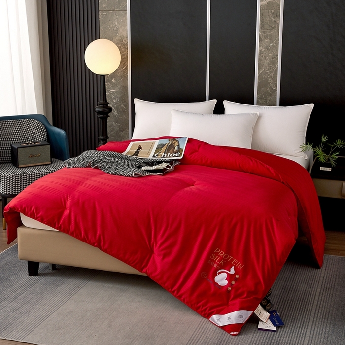 91家纺网 家纺一手货源 找家纺 喜糯糯 2025新款长绒棉提花被子被芯 胭脂红