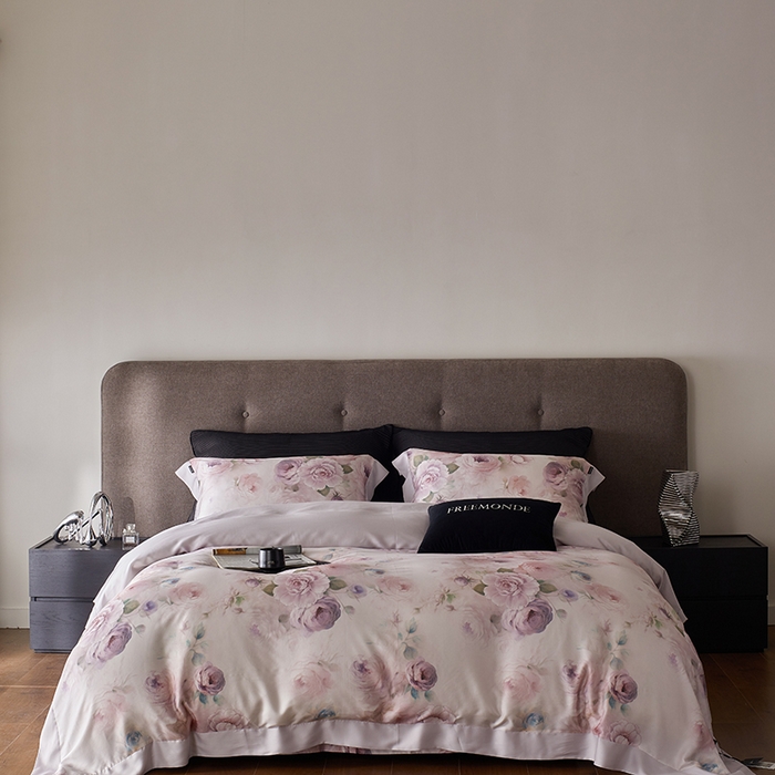 蕾诺家纺 2025新款60支进口奥地利兰精天丝数码印花四件套 花离海-罗兰紫