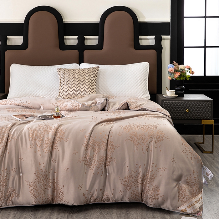 91家纺网 家纺一手货源 找家纺 尚品家纺 2025新款贡缎提花蚕丝被 奶棕咖