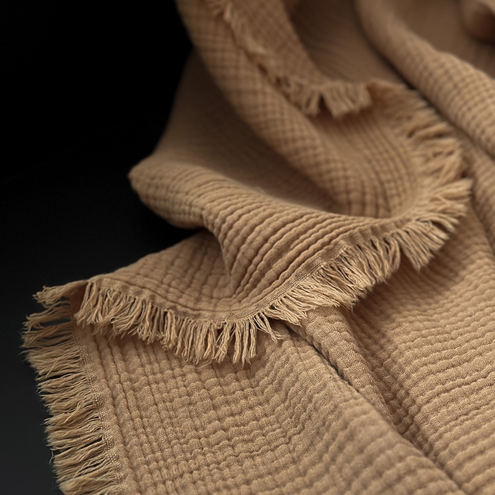 91家纺网 家纺一手货源 找家纺 山舍家居 2025年全棉四层纱布流苏盖毯夏被沙发巾 豆蔻