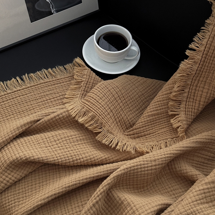 91家纺网 家纺一手货源 找家纺 山舍家居 2025年全棉四层纱布流苏盖毯夏被沙发巾 豆蔻