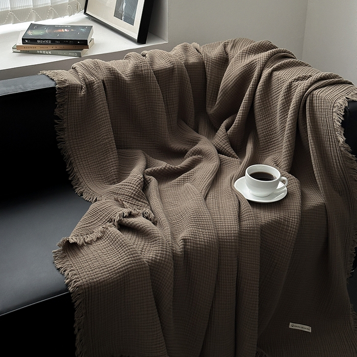 91家纺网 家纺一手货源 找家纺 山舍家居 2025年全棉四层纱布流苏盖毯夏被沙发巾 黑茶