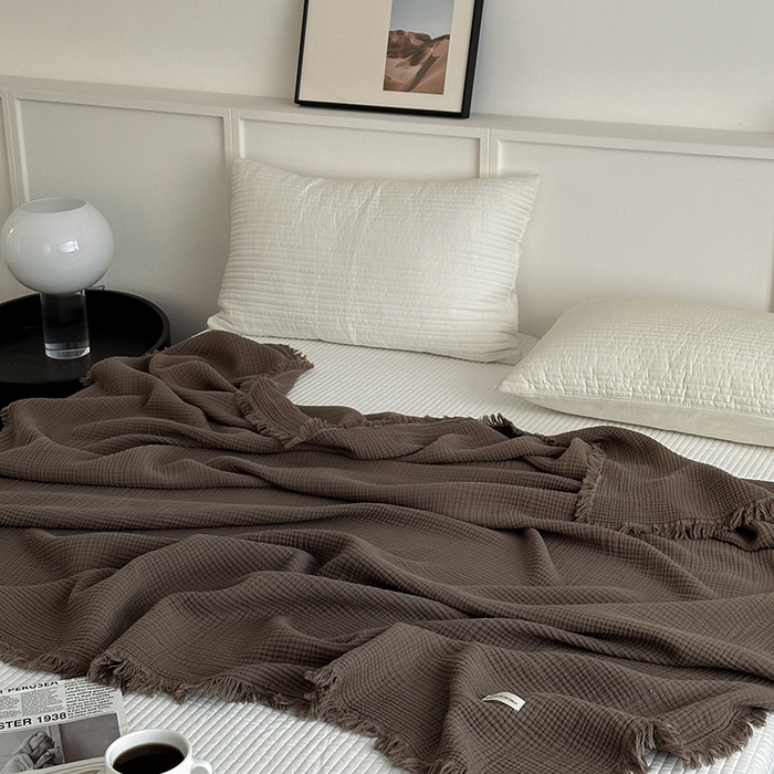 91家纺网 家纺一手货源 找家纺 山舍家居 2025年全棉四层纱布流苏盖毯夏被沙发巾 黑茶