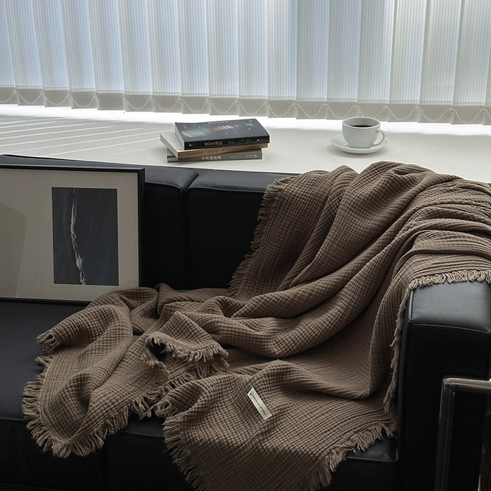 91家纺网 家纺一手货源 找家纺 山舍家居 2025年全棉四层纱布流苏盖毯夏被沙发巾 黑茶