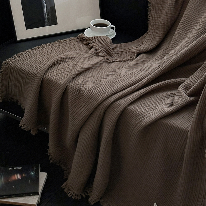 91家纺网 家纺一手货源 找家纺 山舍家居 2025年全棉四层纱布流苏盖毯夏被沙发巾 黑茶