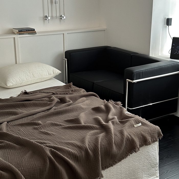 91家纺网 家纺一手货源 找家纺 山舍家居 2025年全棉四层纱布流苏盖毯夏被沙发巾 黑茶