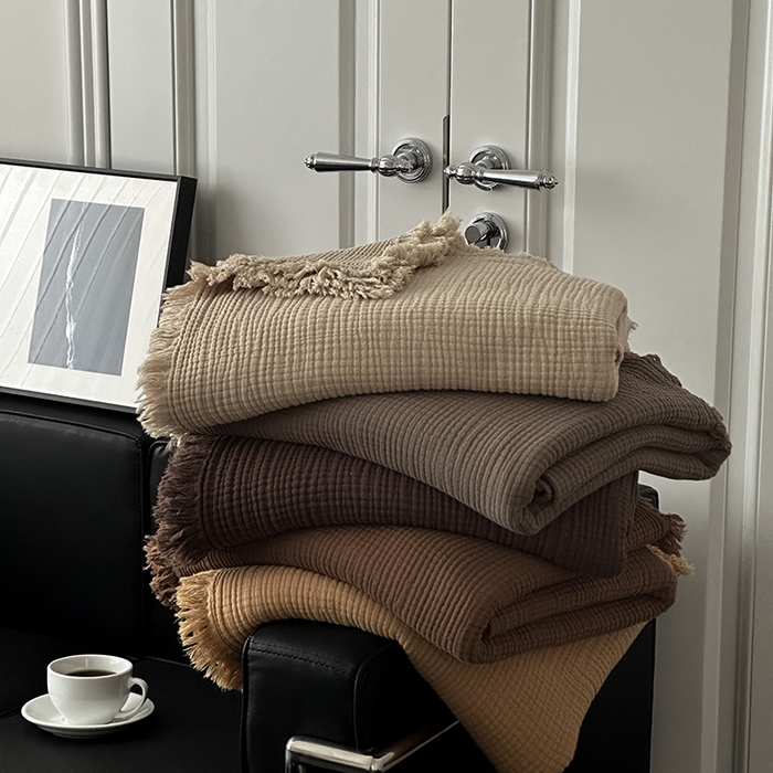 91家纺网 家纺一手货源 找家纺 山舍家居 2025年全棉四层纱布流苏盖毯夏被沙发巾 组合图仅供参考