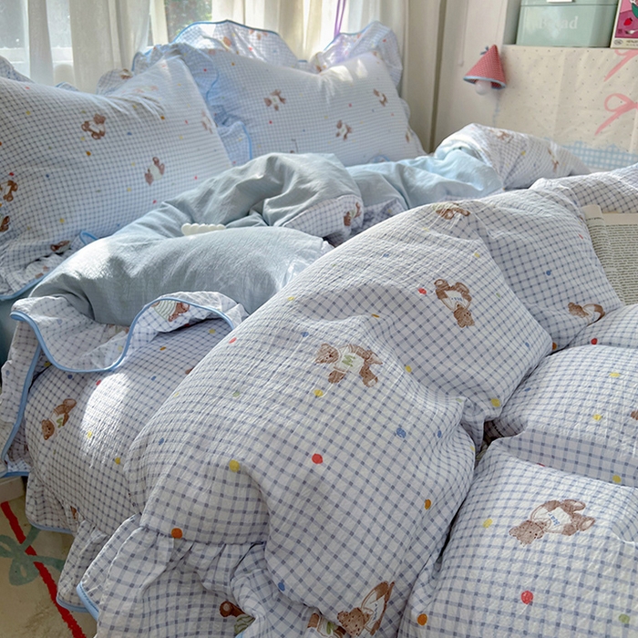 91家纺网 家纺一手货源 找家纺 春光里 2025新款亲肤舒适木棉皱皱纱花边四件套 小熊m豆