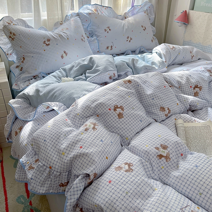 91家纺网 家纺一手货源 找家纺 春光里 2025新款亲肤舒适木棉皱皱纱花边四件套 小熊m豆