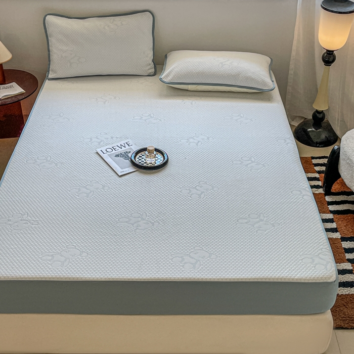 91家纺网 家纺一手货源 找家纺 花满路 2025新款提花凉豆豆床笠款床席三件套 暴力熊蓝