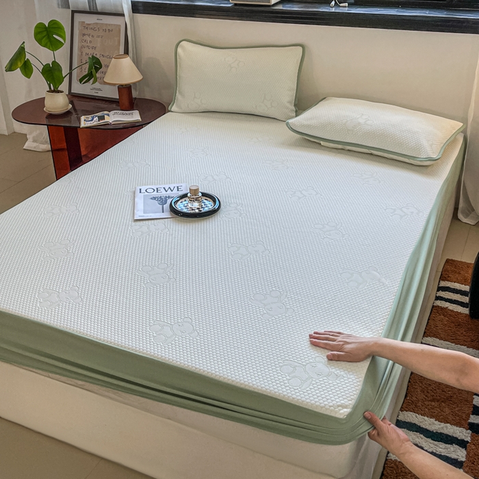 91家纺网 家纺一手货源 找家纺 花满路 2025新款提花凉豆豆床笠款床席三件套 暴力熊绿