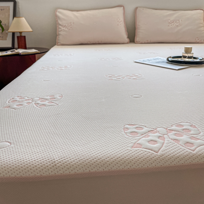 91家纺网 家纺一手货源 找家纺 花满路 2025新款提花凉豆豆床笠款床席三件套 蝴蝶结粉