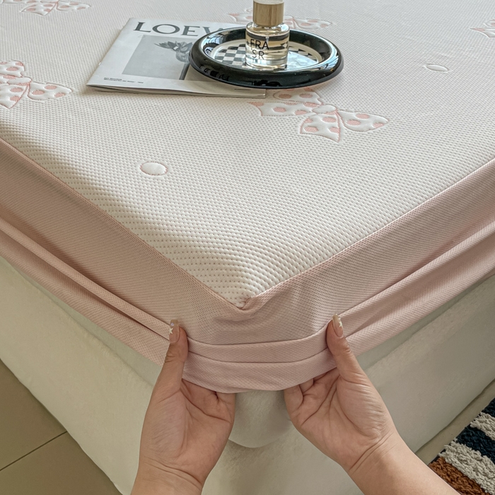 91家纺网 家纺一手货源 找家纺 花满路 2025新款提花凉豆豆床笠款床席三件套 蝴蝶结粉