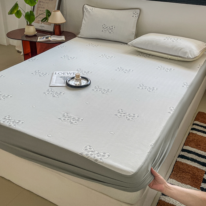 91家纺网 家纺一手货源 找家纺 花满路 2025新款提花凉豆豆床笠款床席三件套 蝴蝶结灰