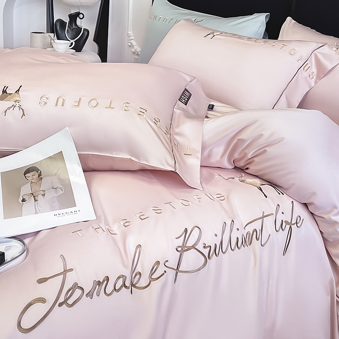 91家纺网 家纺一手货源 找家纺  2025新款夏季爆款A类兰精天丝四件套真丝重工刺绣丝滑裸睡床单床笠轻奢风纯色简约床上用品 妮鹿-樱花粉