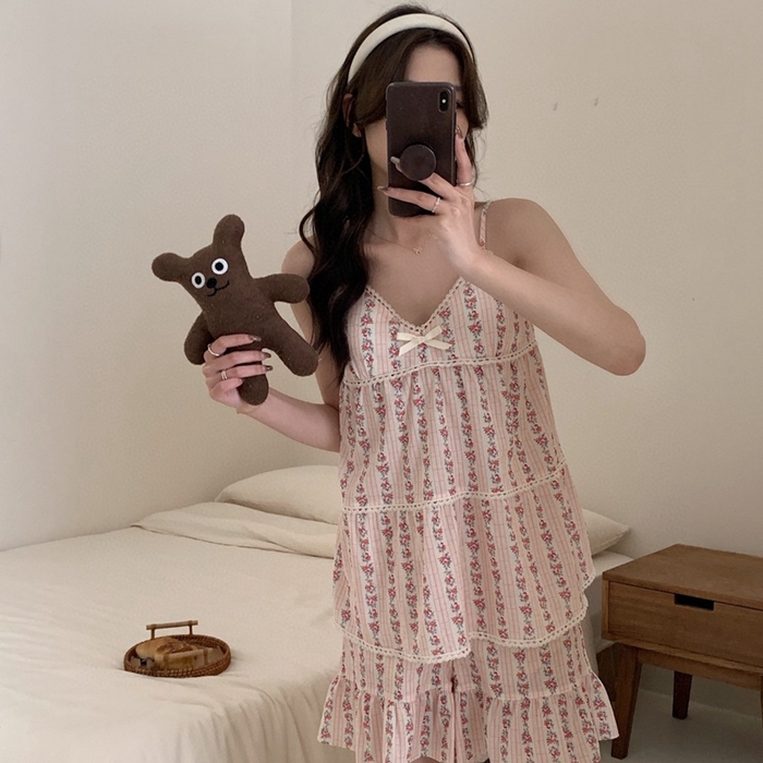 91家纺网 家纺一手货源 找家纺 （总）妍景家居生活馆 2025新款韩系印花吊带胸垫套装款