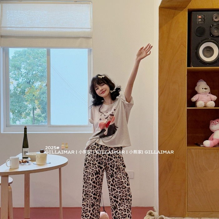 91家纺网 家纺一手货源 找家纺 （总）妍景家居生活馆 2025新款小熊家-豹纹嘟嘴妹家居服