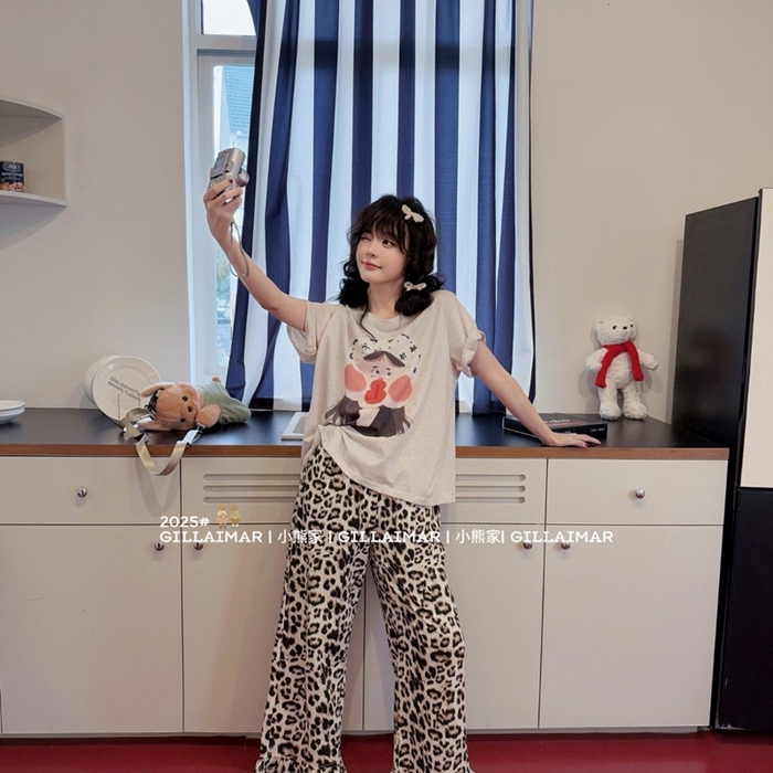 91家纺网 家纺一手货源 找家纺 （总）妍景家居生活馆 2025新款小熊家-豹纹嘟嘴妹家居服