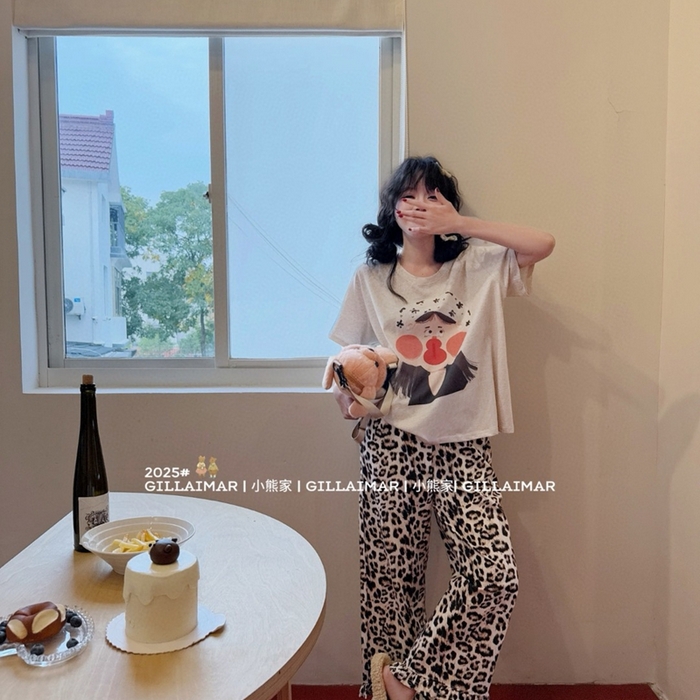 91家纺网 家纺一手货源 找家纺 （总）妍景家居生活馆 2025新款小熊家-豹纹嘟嘴妹家居服