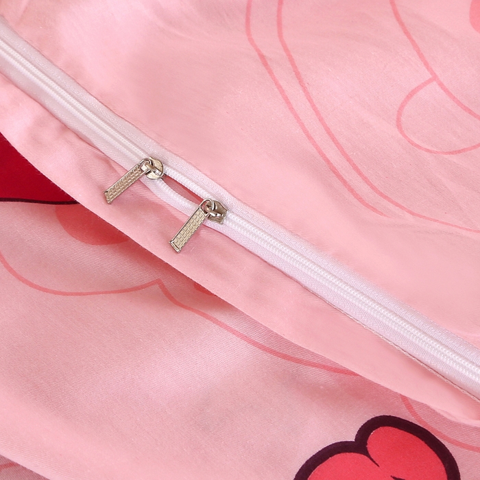 91家纺网 家纺一手货源 找家纺 凯森家纺 133x72学生全棉三件套床单款上下铺宿舍六件套纯棉被套 草莓熊-粉