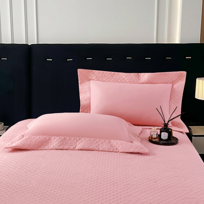 91家纺网 家纺一手货源 找家纺 OL家纺2025新款轻奢风氧乐棉床盖夹棉防滑四件套 华尔兹-粉玉