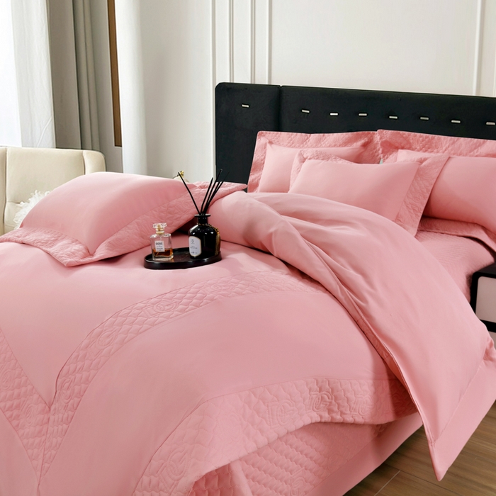 91家纺网 家纺一手货源 找家纺 OL家纺2025新款轻奢风氧乐棉床盖夹棉防滑四件套 华尔兹-粉玉