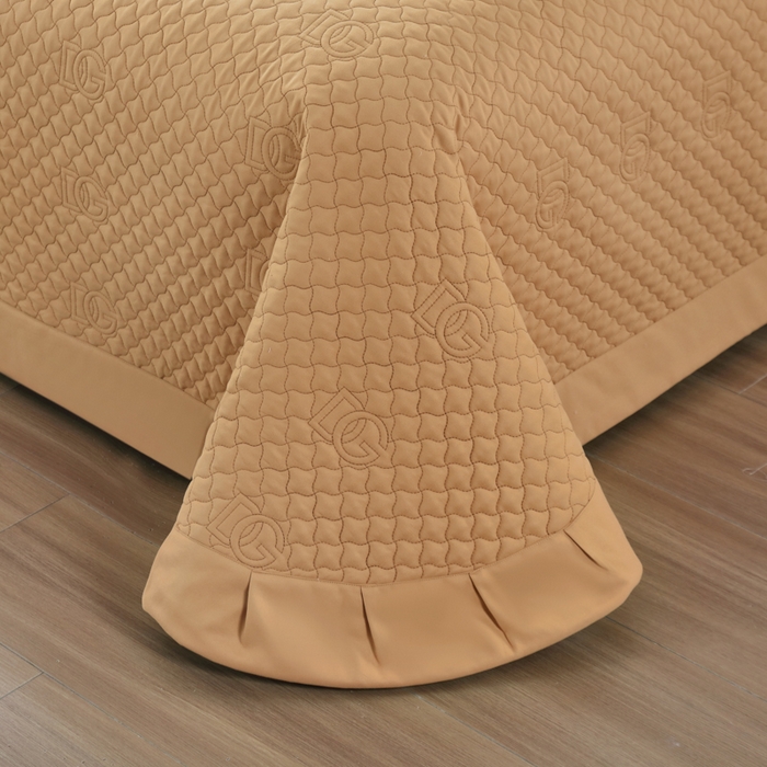 91家纺网 家纺一手货源 找家纺 OL家纺2025新款轻奢风氧乐棉床盖夹棉防滑四件套 华尔兹-咖啡