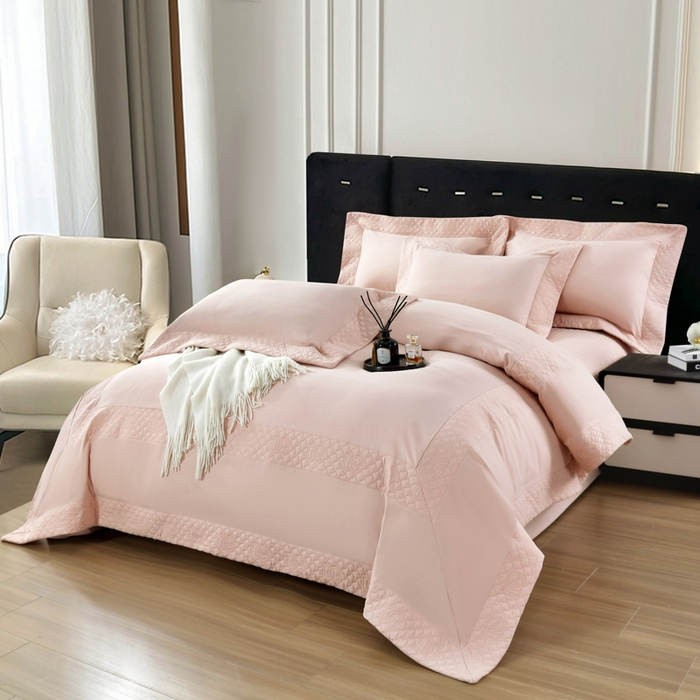 91家纺网 家纺一手货源 找家纺 OL家纺2025新款轻奢风氧乐棉床盖夹棉防滑四件套 华尔兹-裸粉