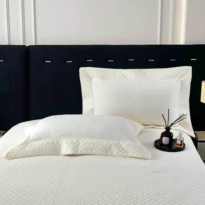 91家纺网 家纺一手货源 找家纺 OL家纺2025新款轻奢风氧乐棉床盖夹棉防滑四件套 华尔兹-米白