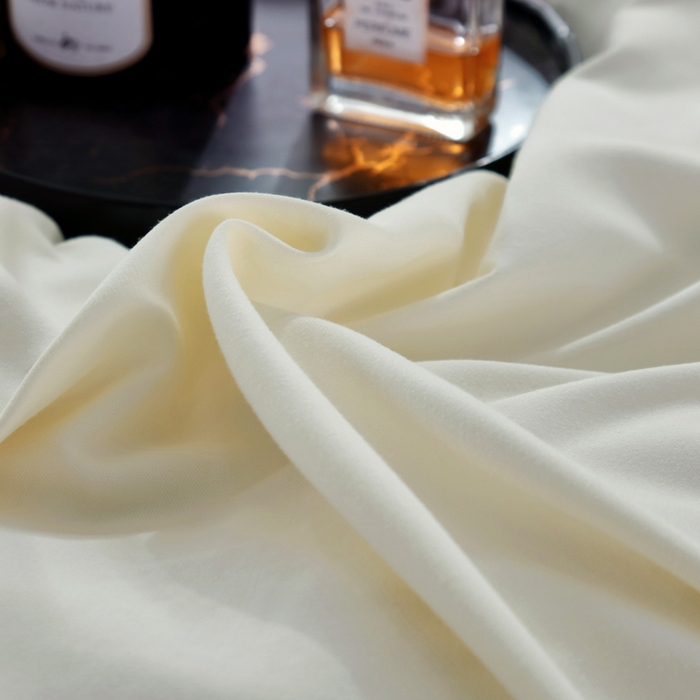 91家纺网 家纺一手货源 找家纺 OL家纺2025新款轻奢风氧乐棉床盖夹棉防滑四件套 华尔兹-米白