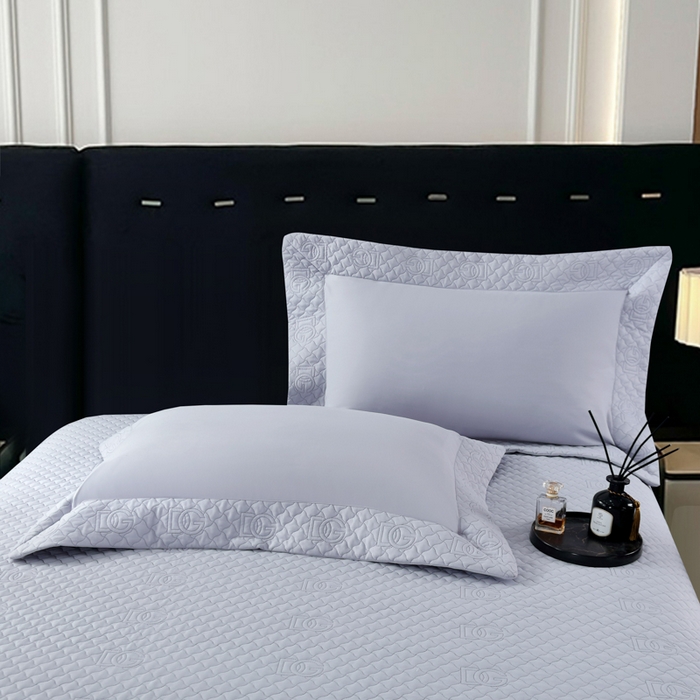 91家纺网 家纺一手货源 找家纺 OL家纺2025新款轻奢风氧乐棉床盖夹棉防滑四件套 华尔兹-浅灰