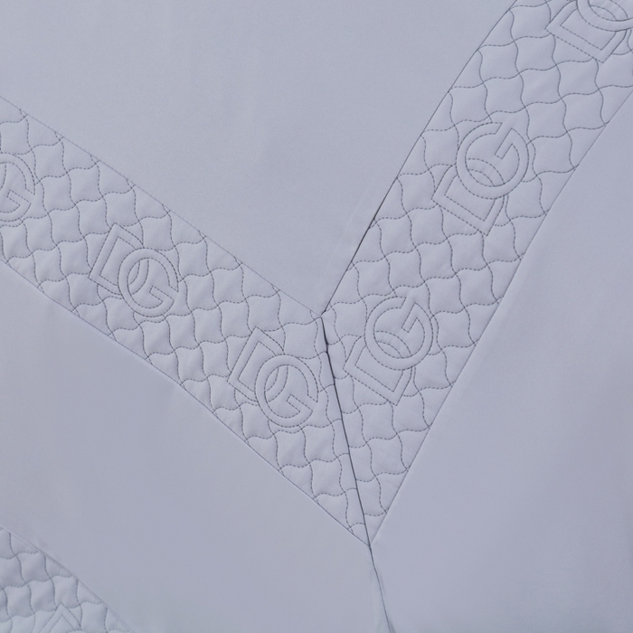 91家纺网 家纺一手货源 找家纺 OL家纺2025新款轻奢风氧乐棉床盖夹棉防滑四件套 华尔兹-浅灰