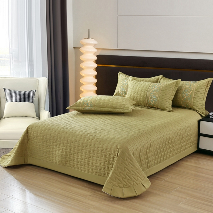 91家纺网 家纺一手货源 找家纺 OL家纺 2025春夏新款轻奢风针织云棉床盖夹绵防滑床盖款四件套 草绿