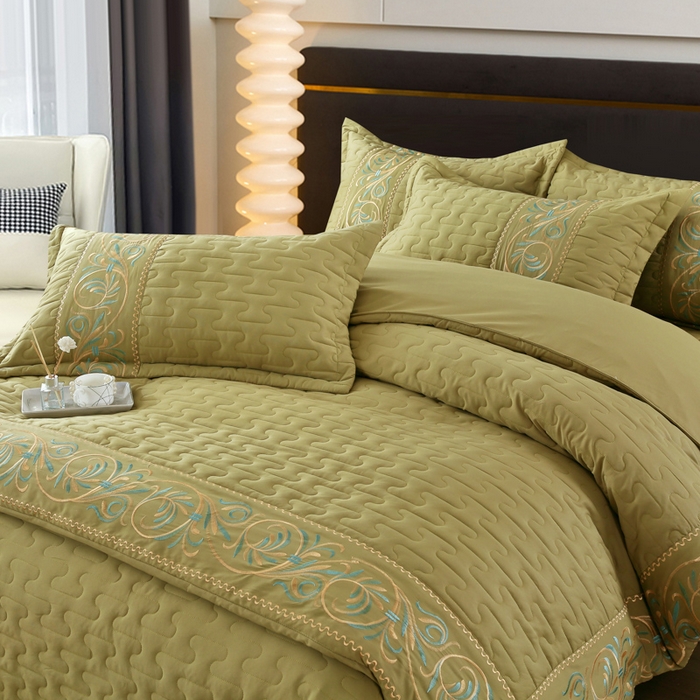 91家纺网 家纺一手货源 找家纺 OL家纺 2025春夏新款轻奢风针织云棉床盖夹绵防滑床盖款四件套 草绿