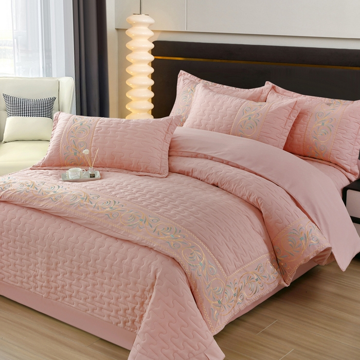 91家纺网 家纺一手货源 找家纺 OL家纺 2025春夏新款轻奢风针织云棉床盖夹绵防滑床盖款四件套 粉色