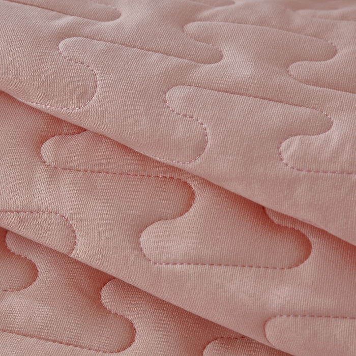 91家纺网 家纺一手货源 找家纺 OL家纺 2025春夏新款轻奢风针织云棉床盖夹绵防滑床盖款四件套 粉色