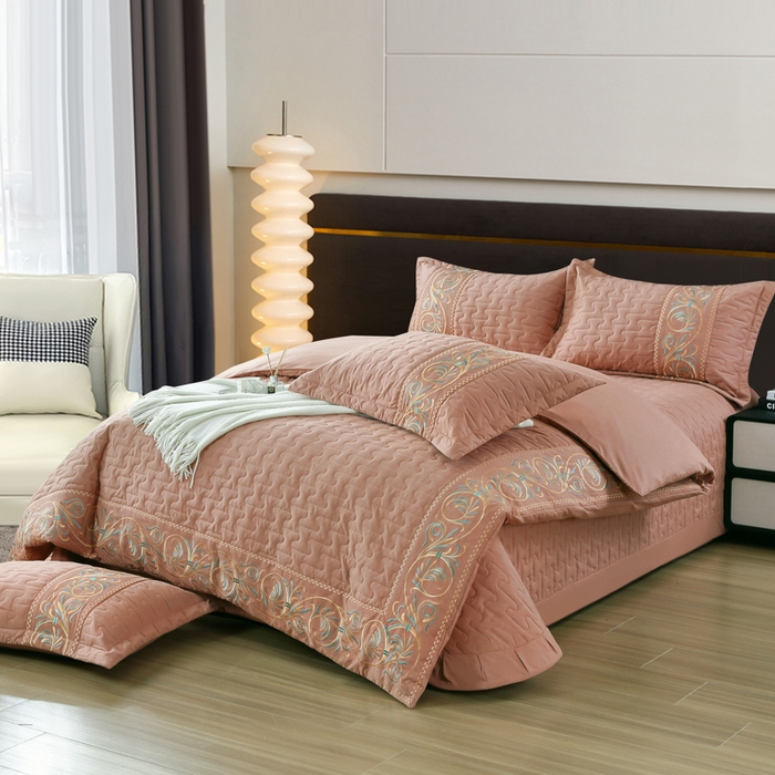 91家纺网 家纺一手货源 找家纺 OL家纺 2025春夏新款轻奢风针织云棉床盖夹绵防滑床该款四件套 豆沙