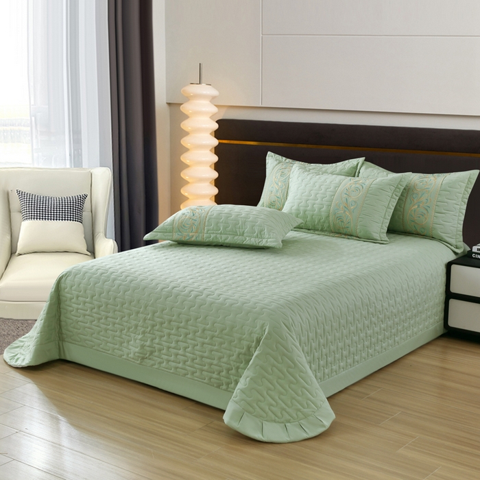 91家纺网 家纺一手货源 找家纺 OL家纺 2025春夏新款轻奢风针织云棉床盖夹绵防滑床盖款四件套 果绿